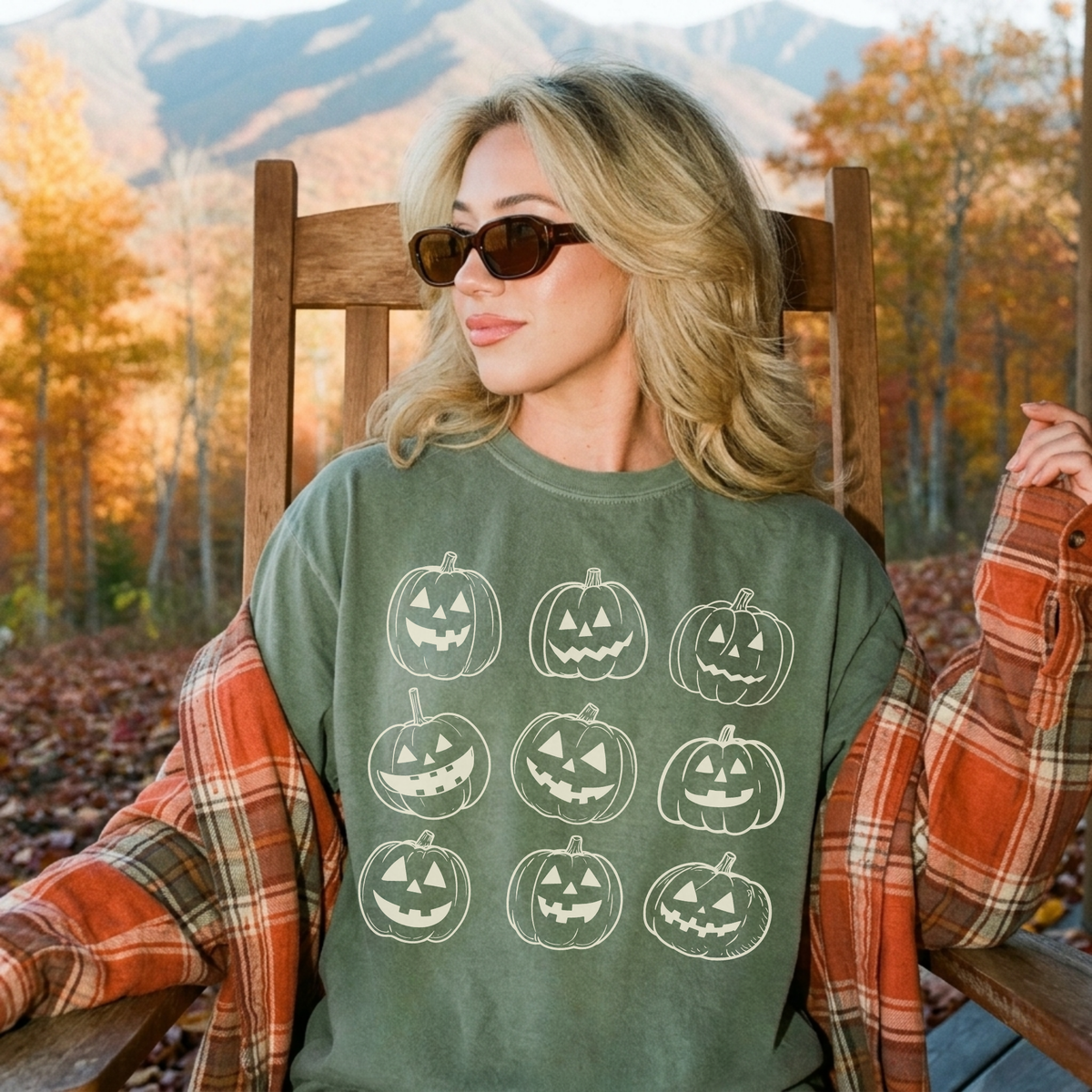 Vintage Jack-O'-Lantern Pumpkin Halloween Graphic Tee